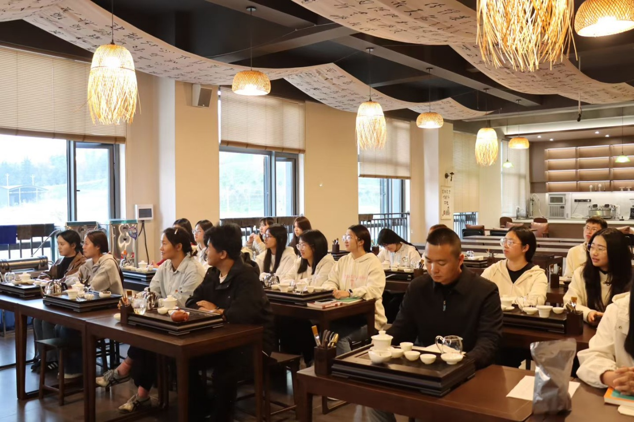美加墨世界杯官方网站三月读书会如期举行